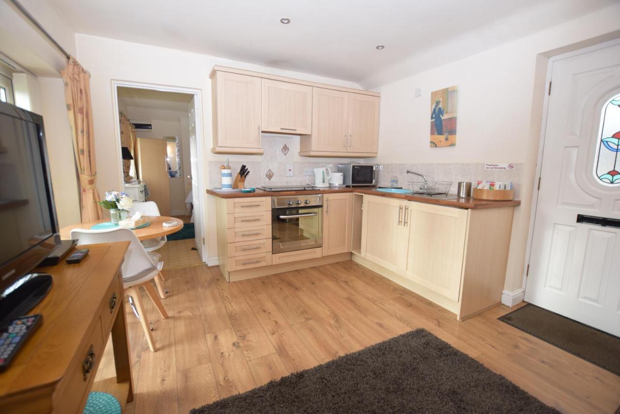Little Rushbrook Cottages Tanworth Extérieur photo